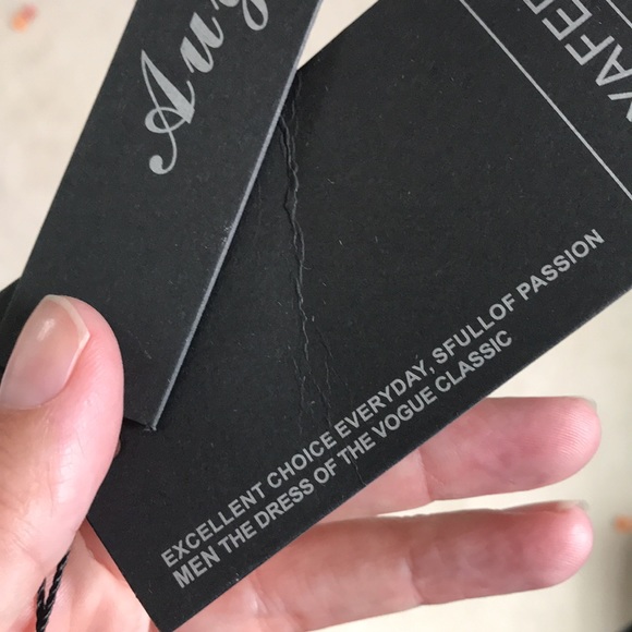 Black men’s shirt - Picture 3 of 3